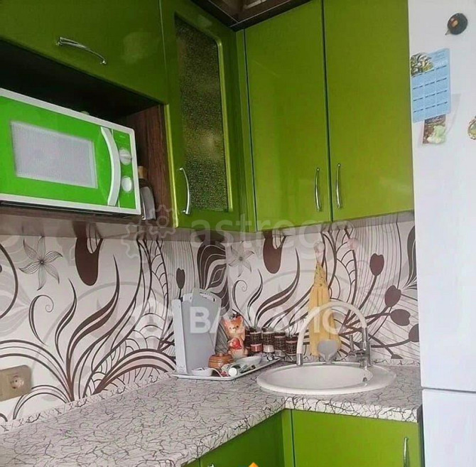3-комн. квартира, 44 м2, 1/5 эт. Бийск - изображение 1