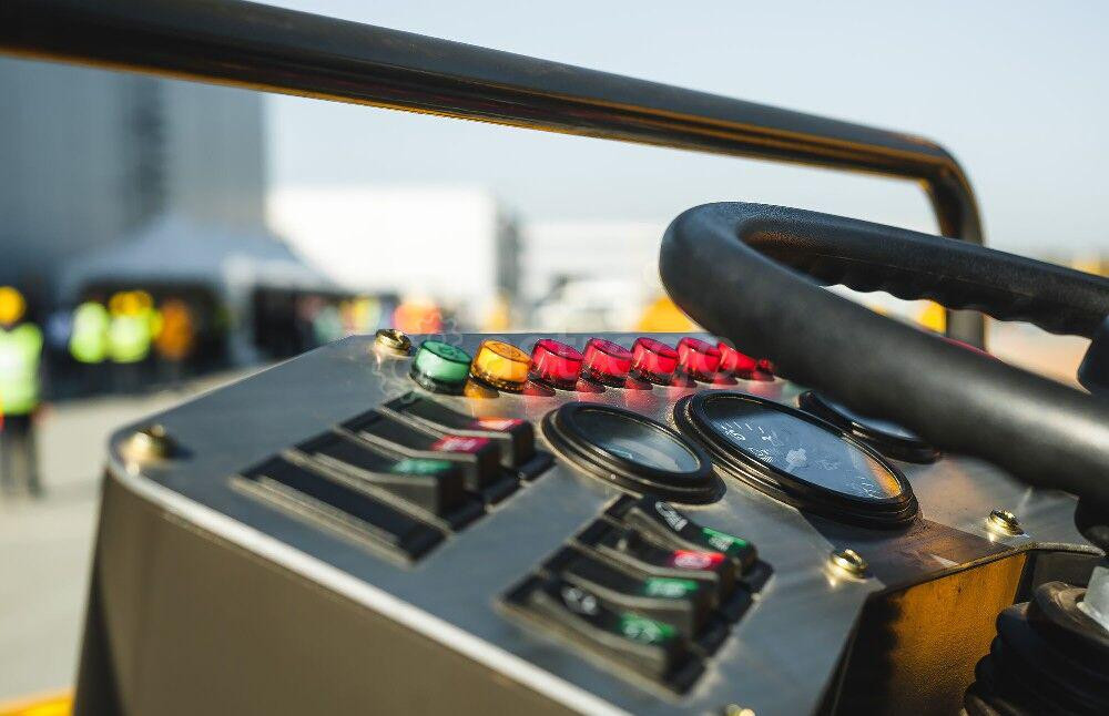 Глушитель 13.04.00.300 для экскаваторов ТВЭКС Екатеринбург - изображение 1