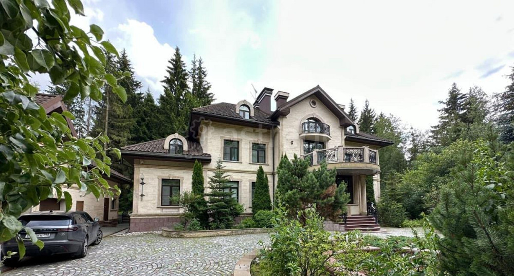 Коттедж, 700 м2, 0.6 га, 3 эт. Москва - изображение 1