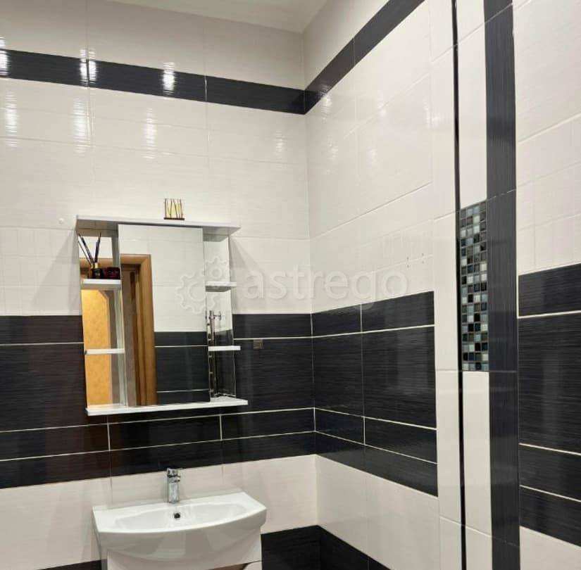 2-комн. квартира, 84 м2, 3/5 эт. Красноярск - изображение 1