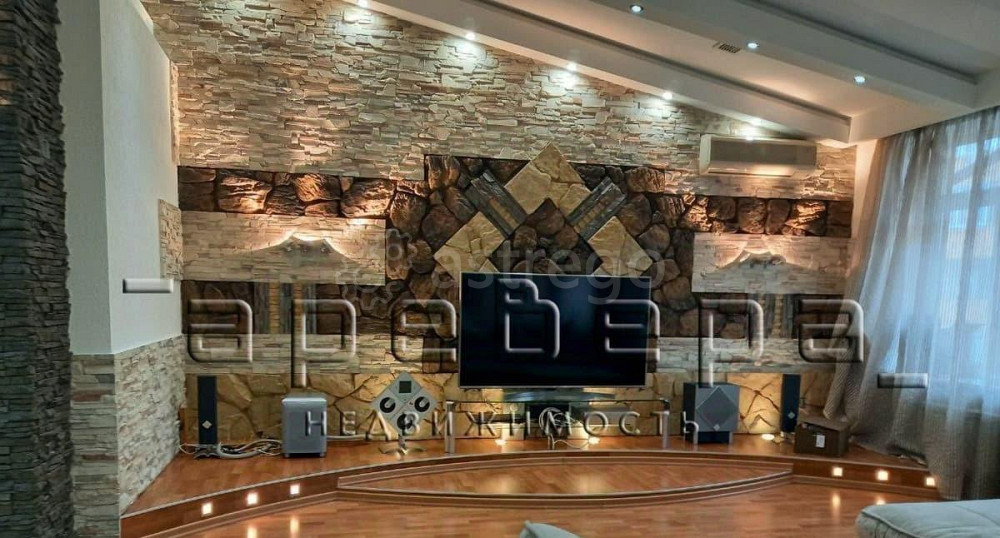 5-комн. квартира, 300 м2, 5/6 эт. Красноярск - изображение 1