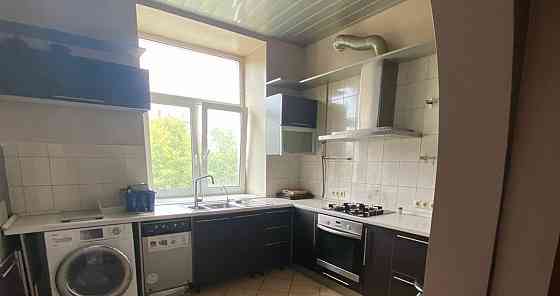 4-комн. квартира, 98 м2, 5/5 эт. Москва