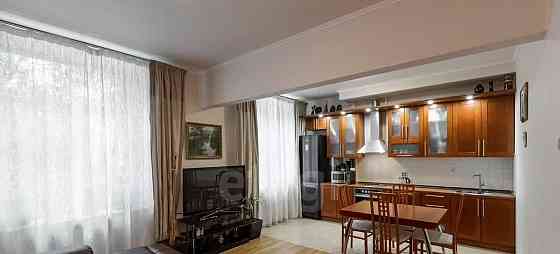 4-комн. квартира, 105 м2, 2/5 эт. Москва