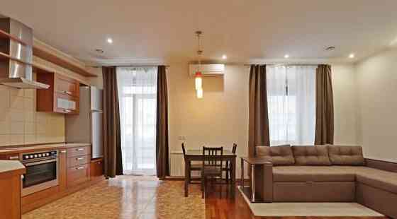 2-комн. квартира, 54 м2, 2/6 эт. Москва