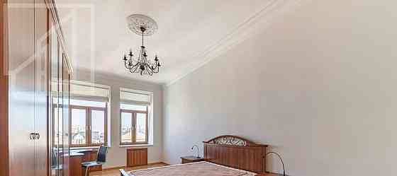 5-комн. квартира, 170 м2, 6/7 эт. Москва