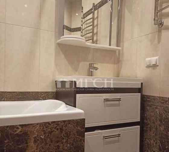 2-комн. квартира, 42 м2, 2/5 эт. Москва
