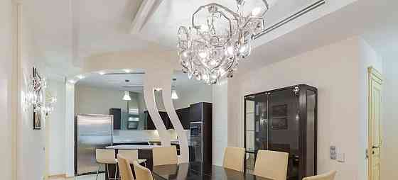 5-комн. квартира, 220 м2, 3/8 эт. Москва