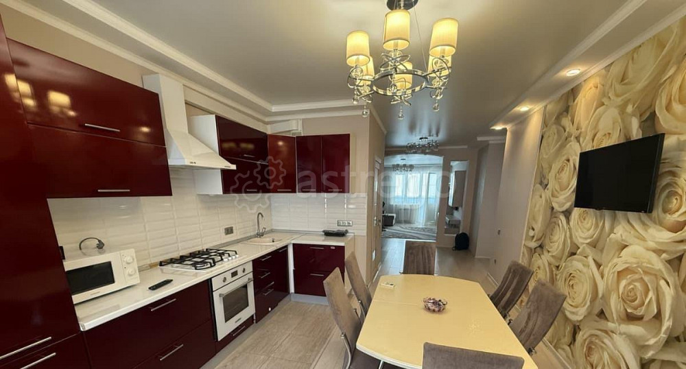 3-комн. квартира, 110 м2, 8/9 эт. Астрахань - изображение 1
