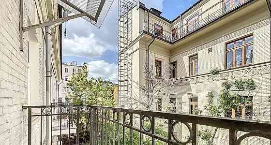 6-комн. квартира, 210 м2, 2/3 эт. Москва