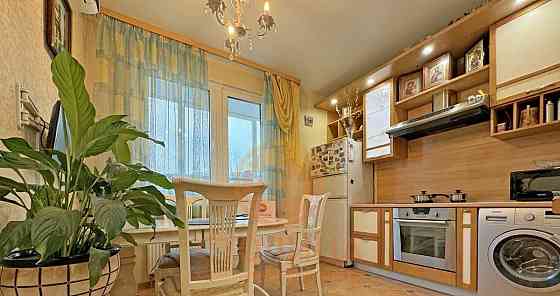 2-комн. квартира, 57 м2, 2/19 эт. Москва