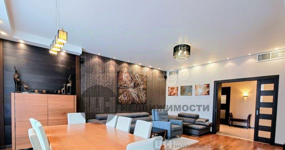 3-комн. квартира, 130 м2, 2/4 эт. Санкт-Петербург - изображение 1