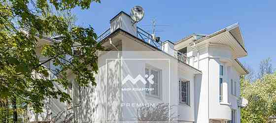 4-комн. квартира, 218.4 м2, 1/2 эт. Санкт-Петербург