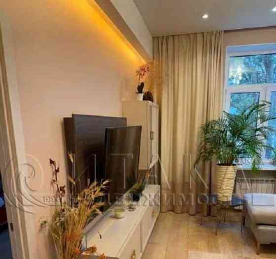 4-комн. квартира, 80.8 м2, 3/3 эт. Санкт-Петербург
