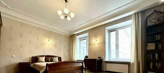 3-комн. квартира, 108.6 м2, 3/5 эт. Санкт-Петербург