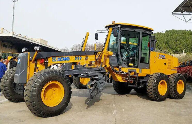 Полноприводный автогрейдер XCMG GR256 Москва - изображение 1