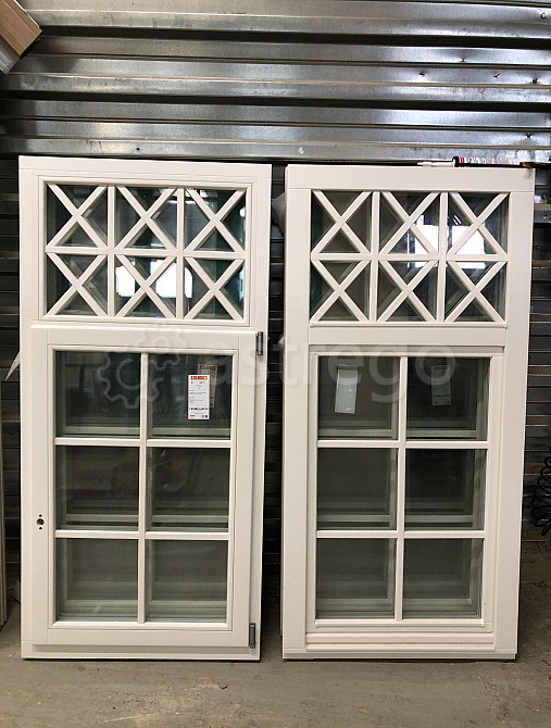 Окно деревянное со стеклопакетом с круглыми и треугольными рамками 1000х1000 мм Москва - изображение 1