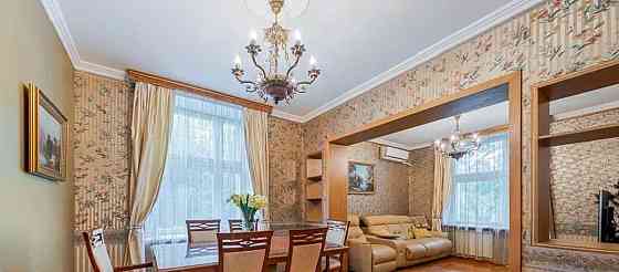 4-комн. квартира, 98 м2, 2/5 эт. Москва