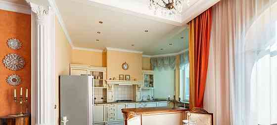 4-комн. квартира, 161.4 м2, 3/3 эт. Санкт-Петербург