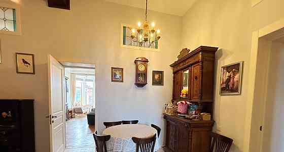 3-комн. квартира, 132.5 м2, 4/6 эт. Санкт-Петербург