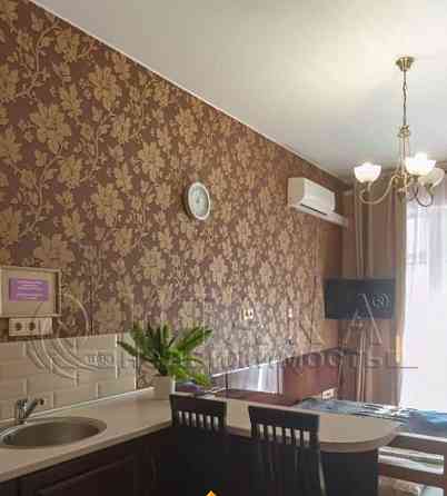 6-комн. квартира, 265.5 м2, 3/3 эт. Санкт-Петербург