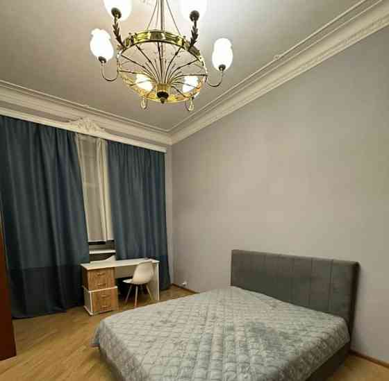 4-комн. квартира, 120 м2, 2/8 эт. Москва