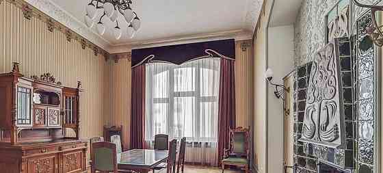 5-комн. квартира, 250 м2, 2/6 эт. Москва