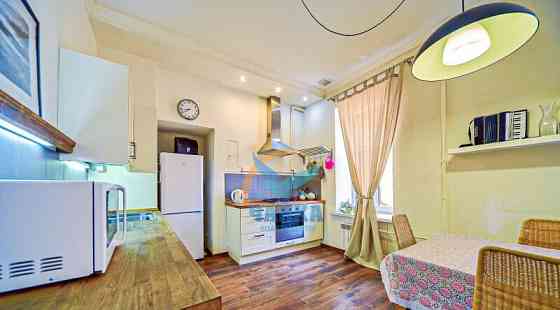 3-комн. квартира, 100 м2, 5/5 эт. Санкт-Петербург