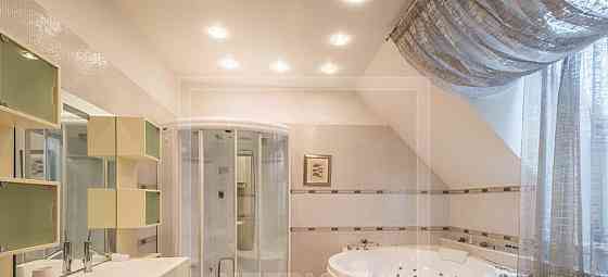4-комн. квартира, 220 м2, 3/5 эт. Москва