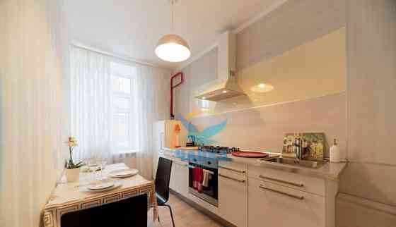 2-комн. квартира, 58 м2, 3/5 эт. Санкт-Петербург