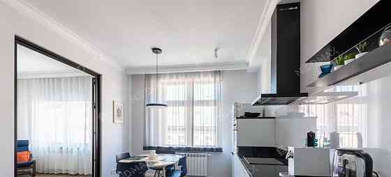 2-комн. квартира, 81 м2, 4/9 эт. Санкт-Петербург
