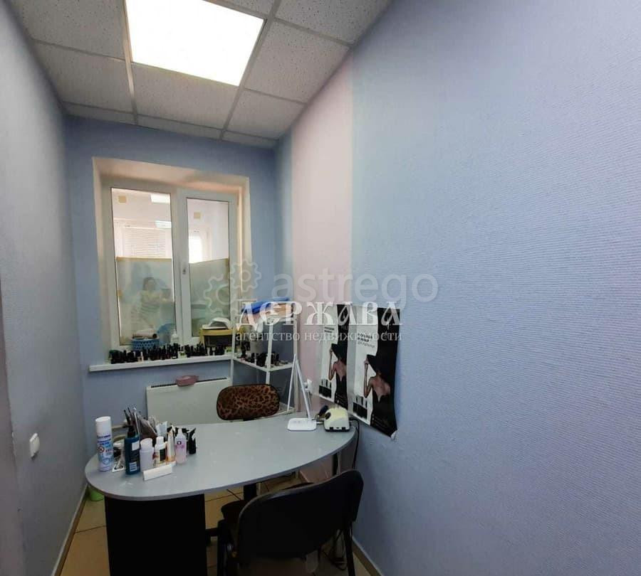 Торговое помещение, 41.8 м2 Старый Оскол - изображение 7