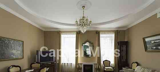 4-комн. квартира, 120 м2, 2/4 эт. Москва