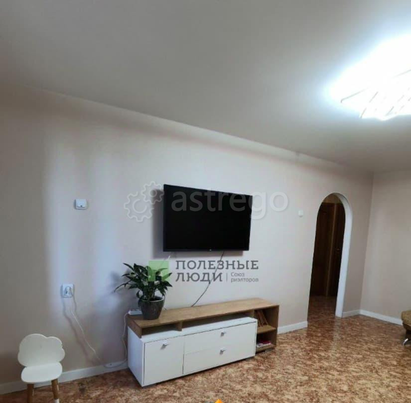3-комн. квартира, 62 м2, 5/5 эт. Астрахань - изображение 1