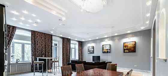 4-комн. квартира, 160 м2, 3/5 эт. Москва