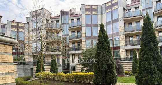 3-комн. квартира, 138 м2, 2/4 эт. Санкт-Петербург