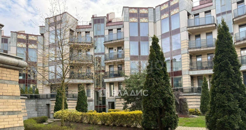 3-комн. квартира, 138 м2, 2/4 эт. Санкт-Петербург - изображение 2