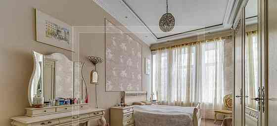 6-комн. квартира, 220 м2, 4/5 эт. Москва