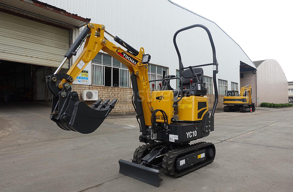 Миниэкскаватор Yuchai YC10-9 Чернушка - изображение 1