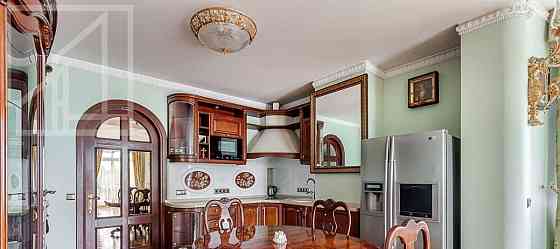3-комн. квартира, 109 м2, 5/5 эт. Москва