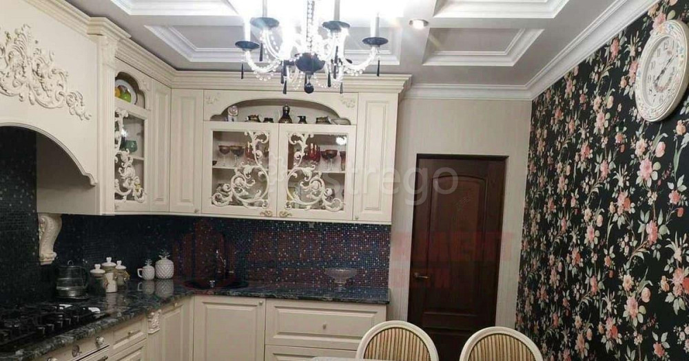 4-комн. квартира, 156 м2, 3/6 эт. Астрахань - изображение 1