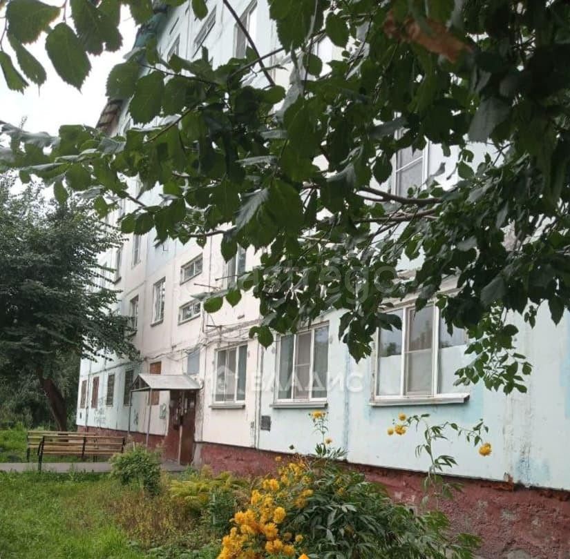 Комната, 12 м2, 3/5 эт. Бийск - изображение 1