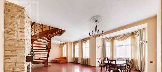 3-комн. квартира, 150 м2, 3/3 эт. Москва
