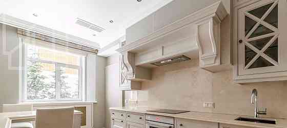 2-комн. квартира, 70 м2, 1/5 эт. Москва