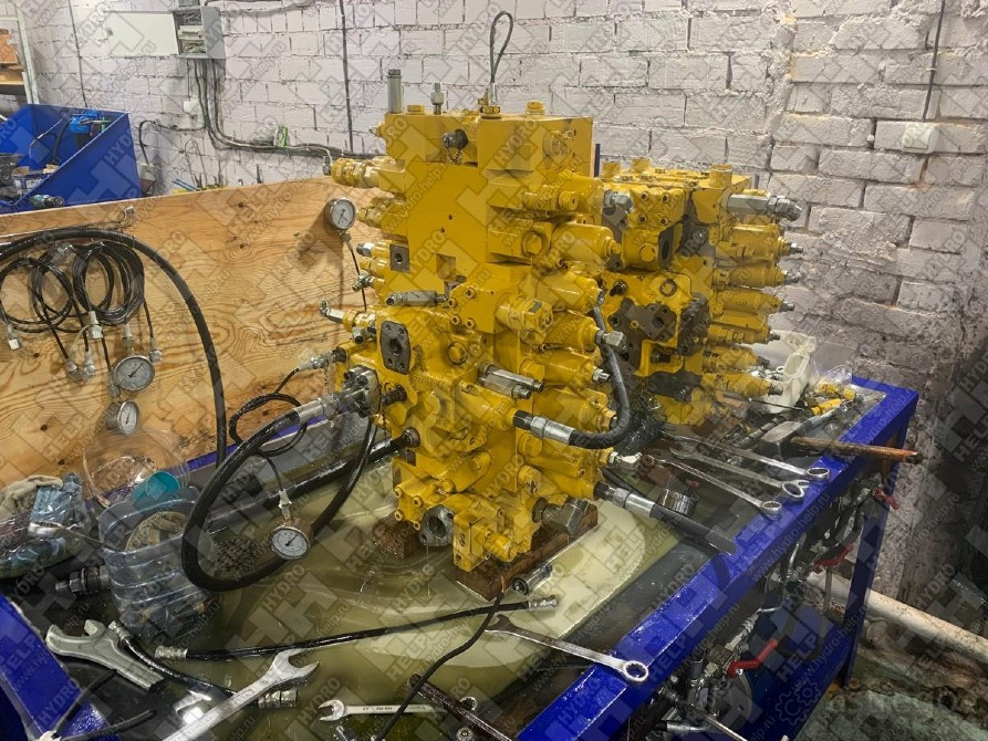 723-47-25602 Гидрораспределитель (Гидравлический Распределитель) Komatsu PC300-8МО Екатеринбург - изображение 1