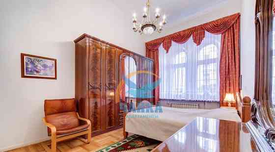 4-комн. квартира, 140 м2, 2/6 эт. Санкт-Петербург
