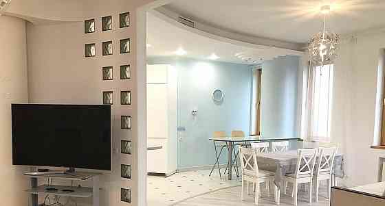 4-комн. квартира, 138 м2, 3/25 эт. Москва