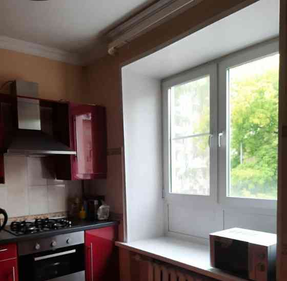 3-комн. квартира, 77 м2, 2/8 эт. Москва