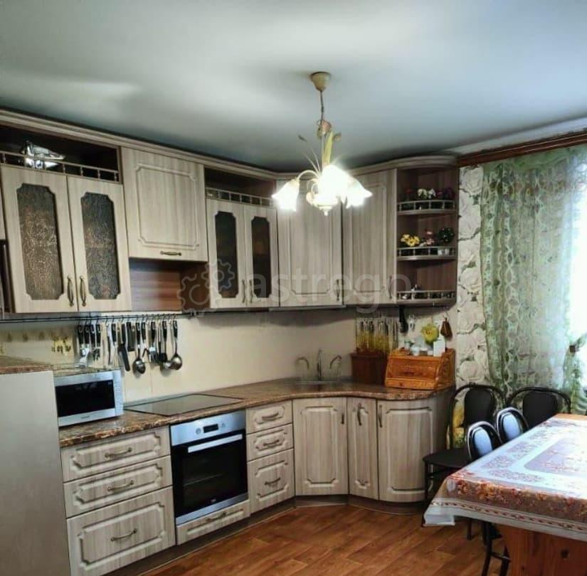 Коттедж, 240 м2, 16 соток, 2 эт. Рубцовск - изображение 1