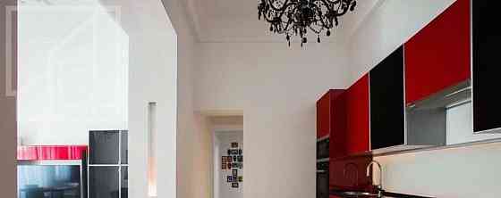 3-комн. квартира, 110 м2, 3/7 эт. Москва