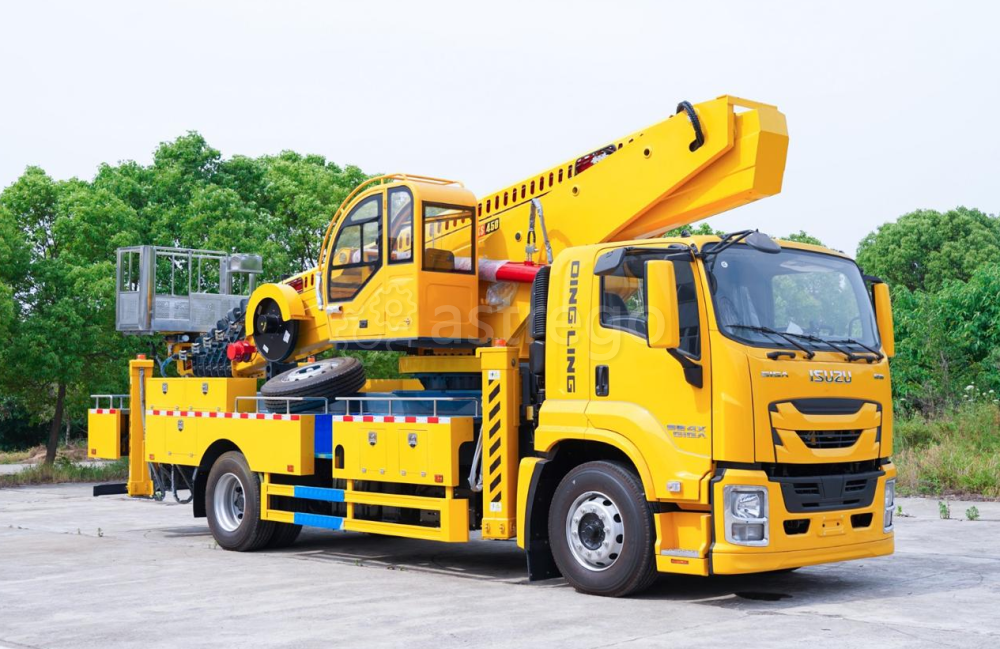 Автовышка ISUZU ELF KV100 32 м, с кабиной оператора Челябинск - изображение 1